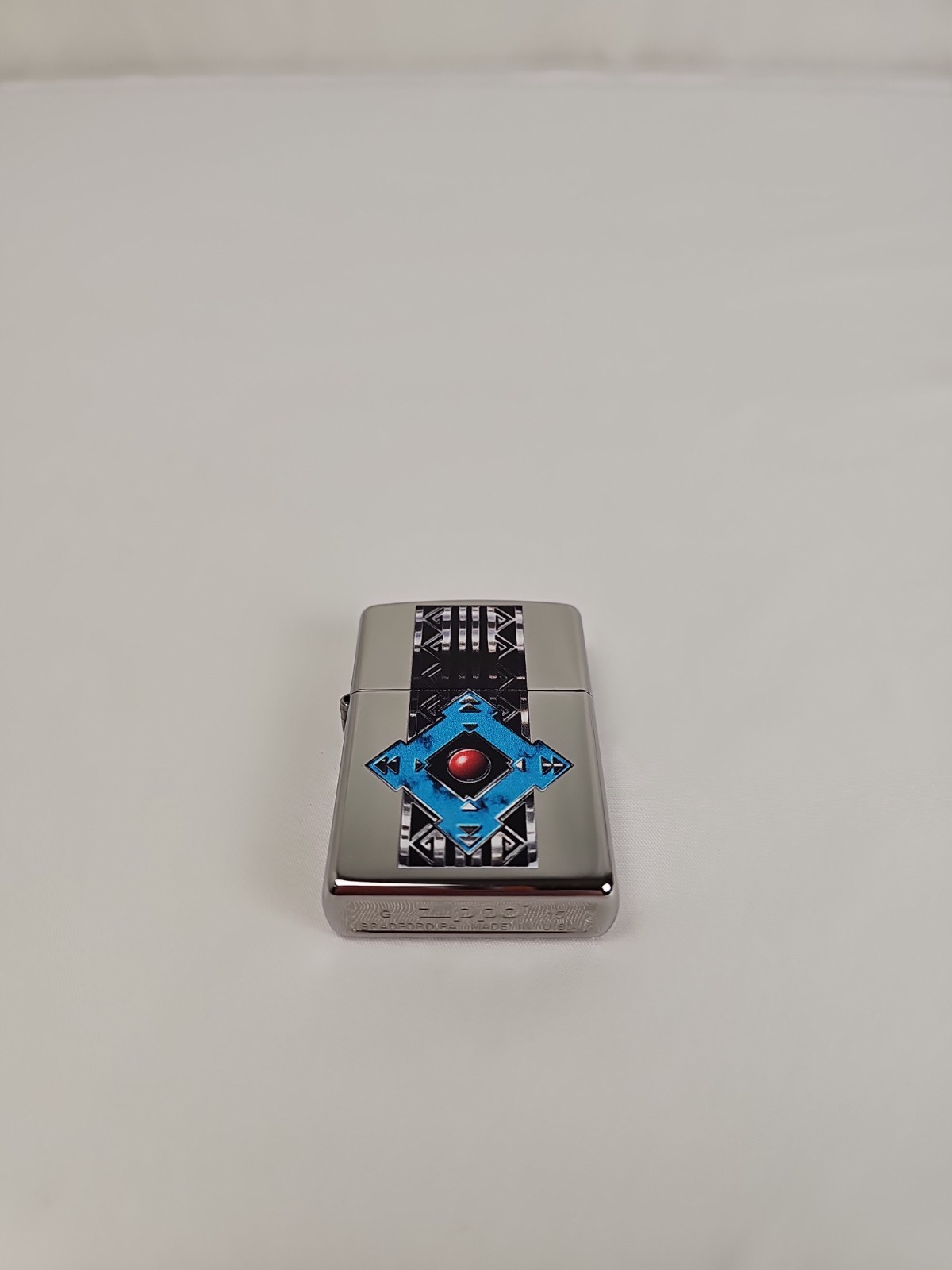 2015 Zippo Southwest Turquoise Red Stone Emblem Lighter Chrome USA