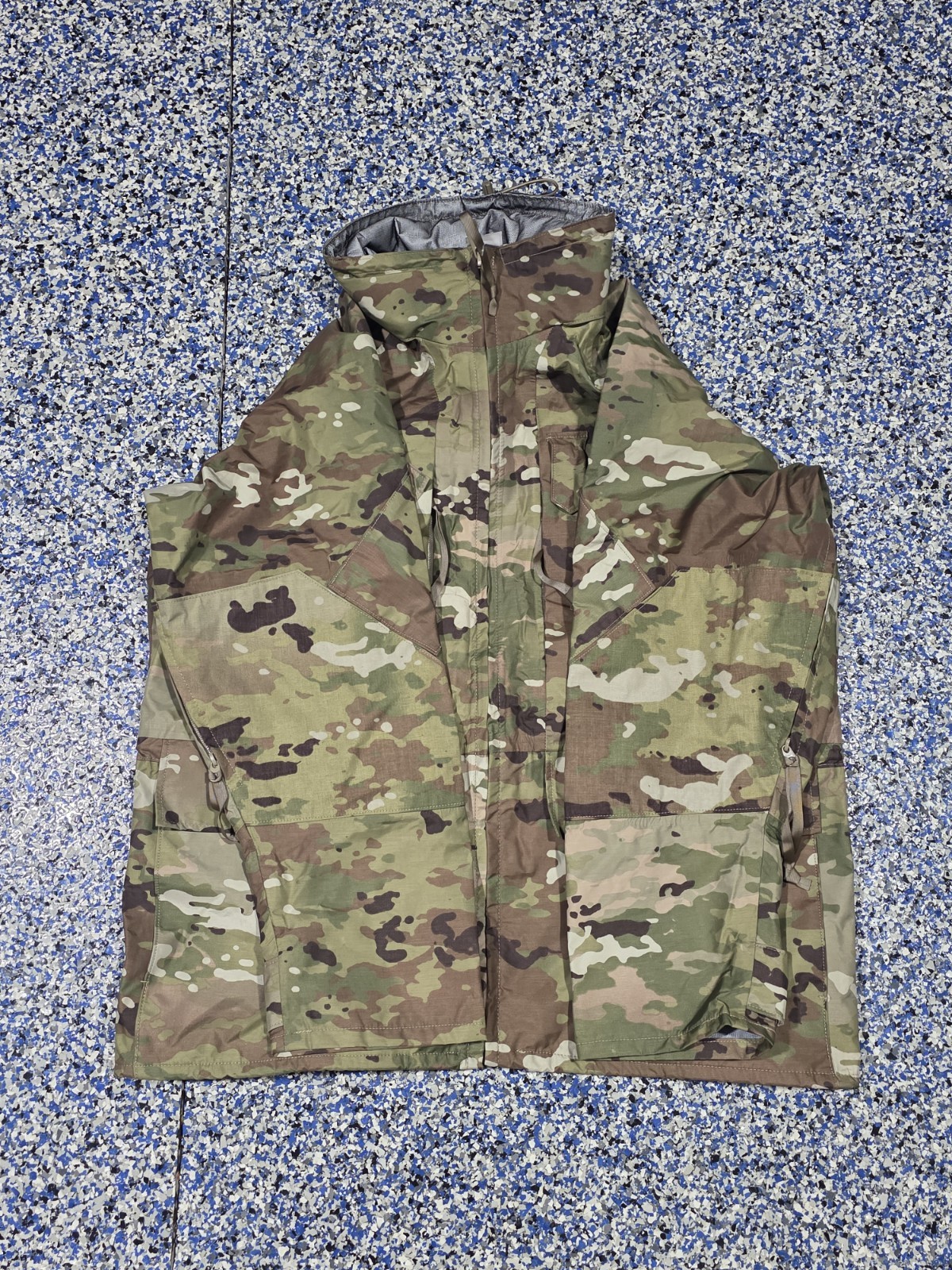 Extreme Cold Wet Weather Jacket Gen III Gore Tex OCP Camo Large Regular GoreTex