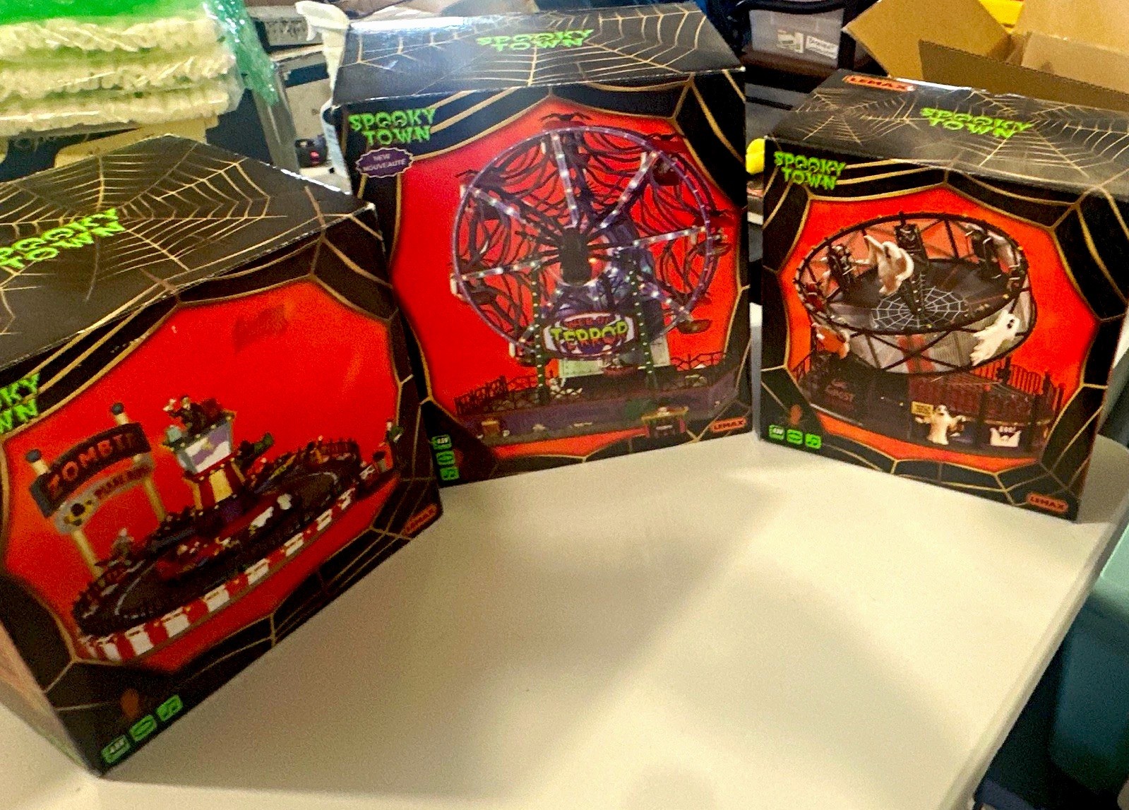 Lemax Spooky Town Halloween( Ghost Around , Web Of Terror , Zombie Plane Ride) 