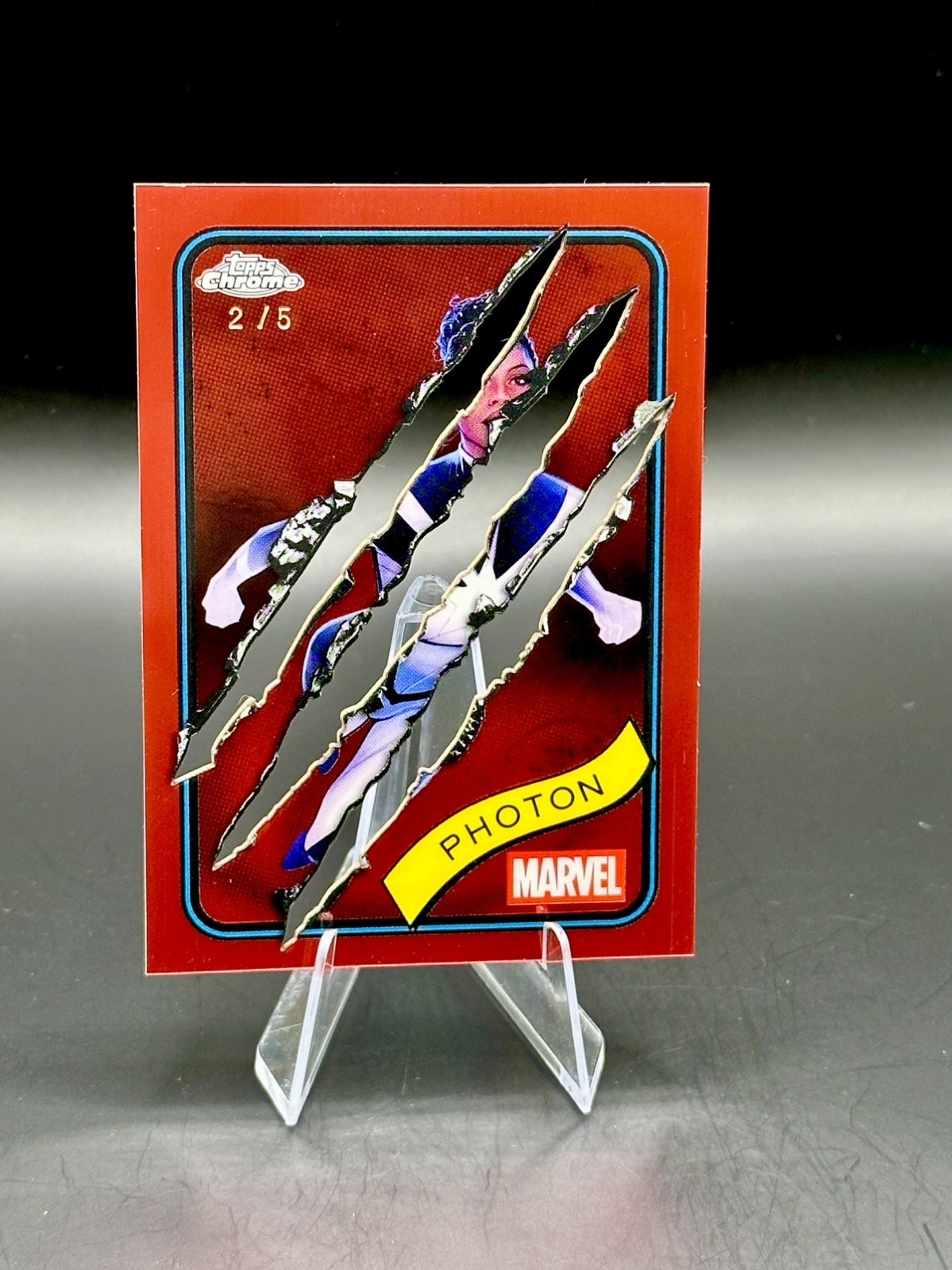 2025 Topps Marvel Chrome - PHOTON - Clawed Red Refractor - 2/5 