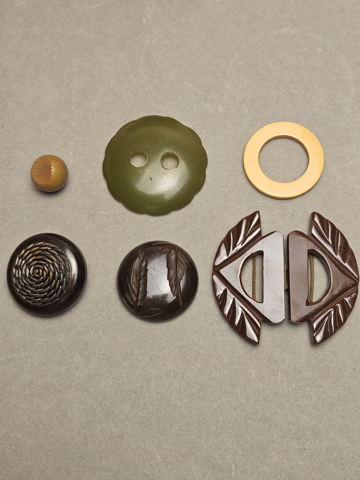 Bakelite Six Item Lot Tested Buttons Art Deco Belt Buckle Scarf Slide