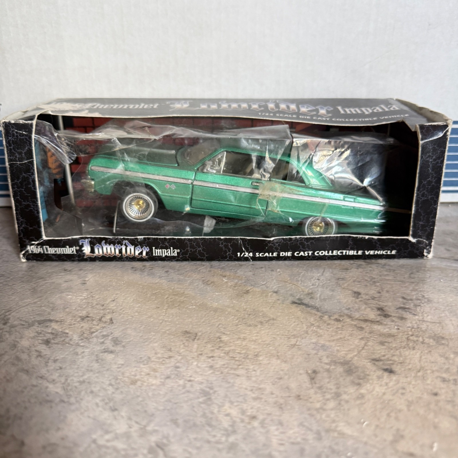 Rare Hoppin’ Hydros 1964 Chevrolet Impala Lowrider 1:24 Diecast #2064 Original B