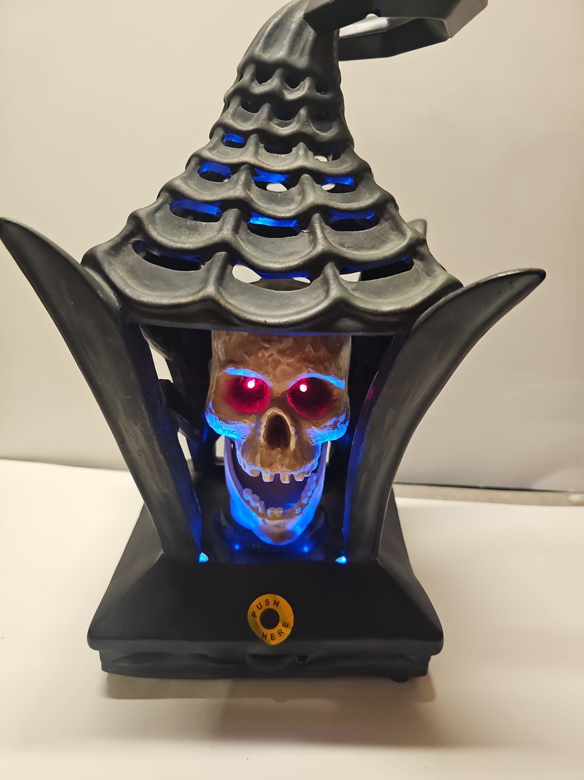 Vintage Gemmy Animated Skull Lantern Lights & Sound Spooky Laugh 14\