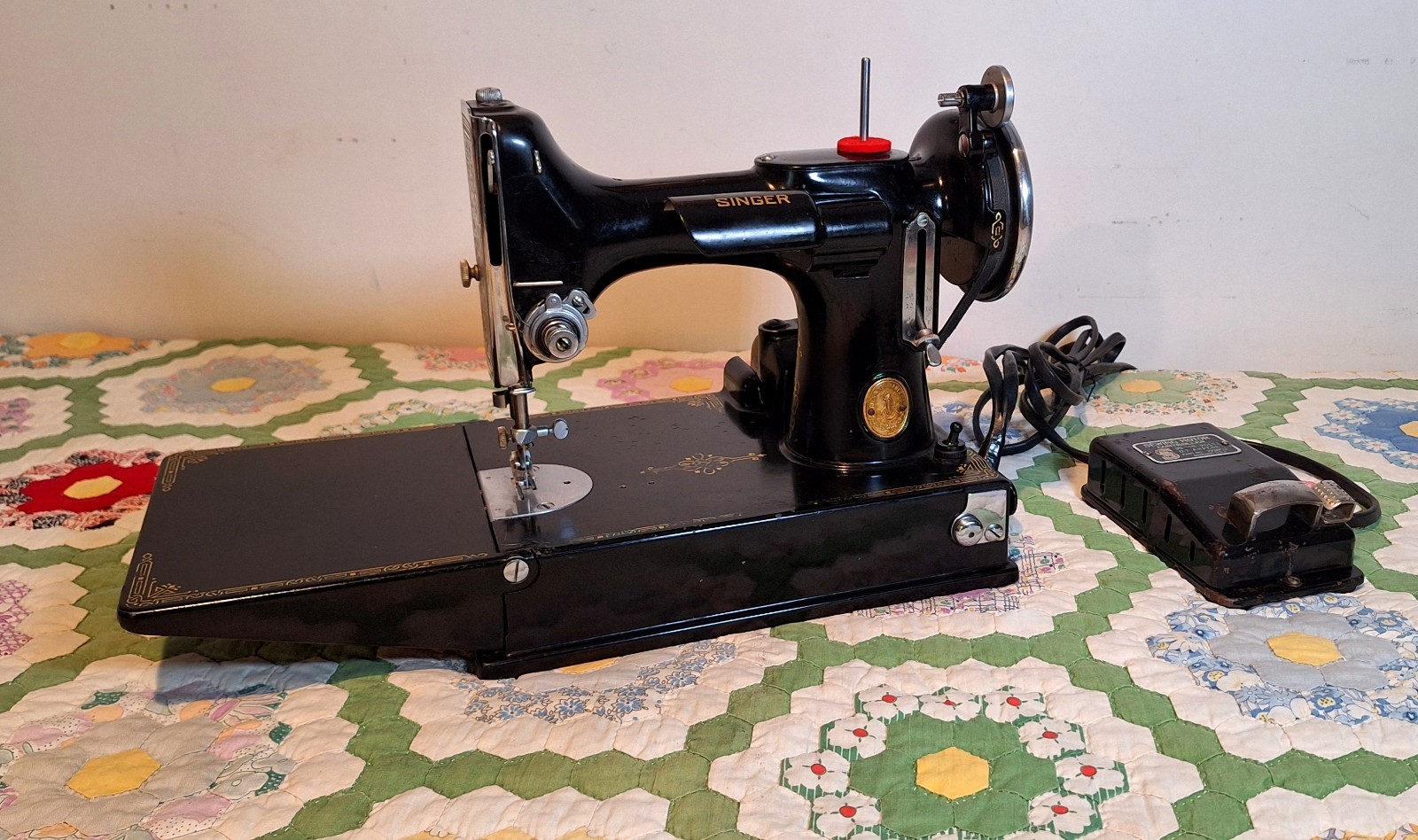 Rare 1st Run 1933 Singer Featherweight 221 School Bell Sewing Machine 🧵