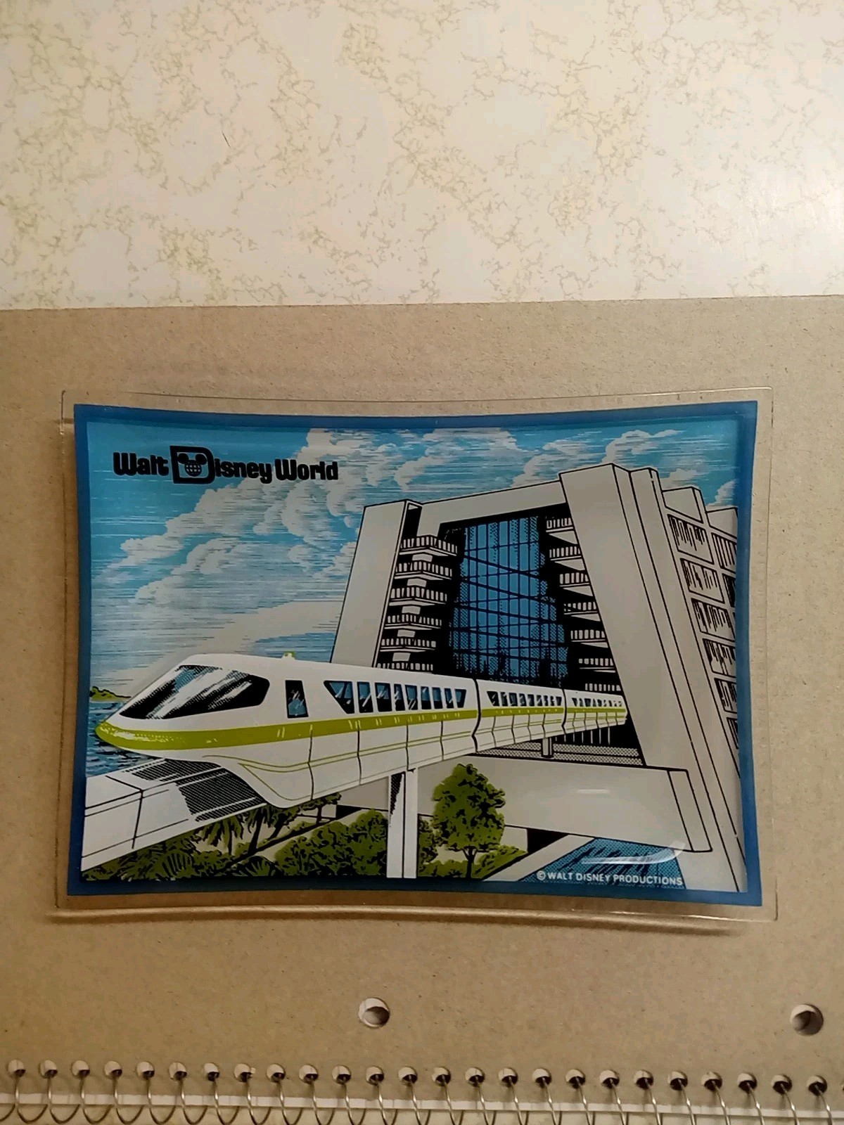 Vtg 1975 Walt Disney World glass trinket tray, good cond.