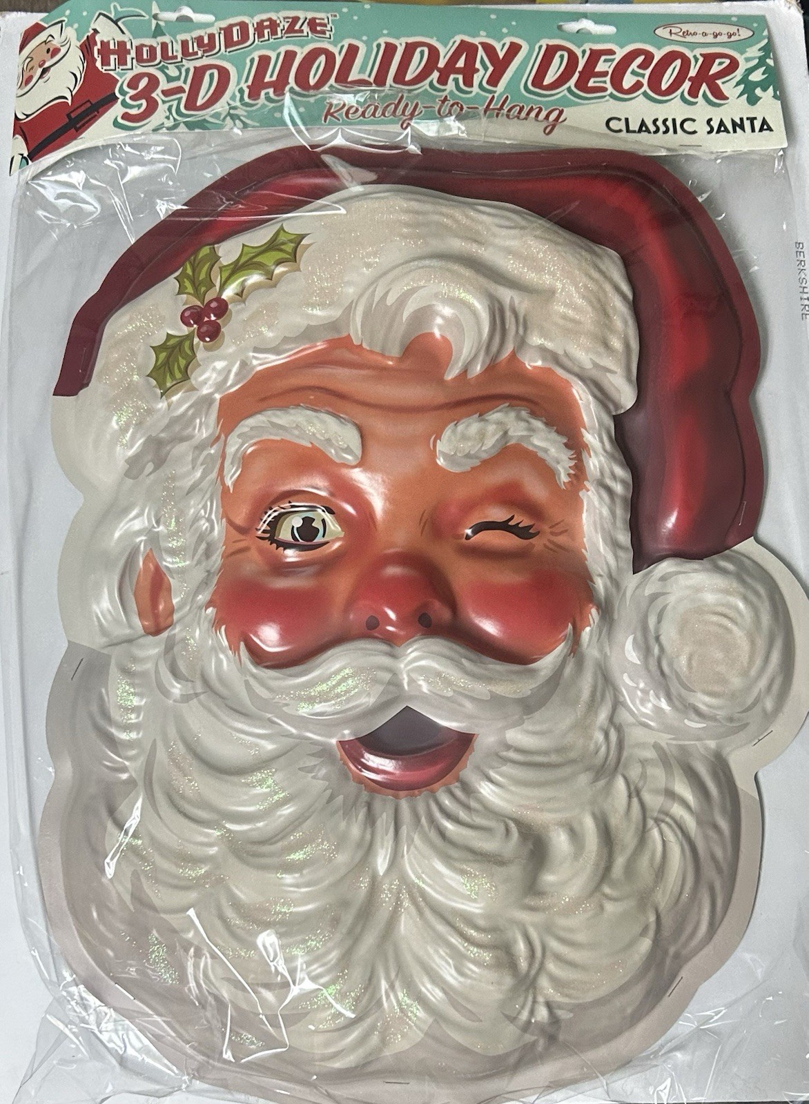 Retro A Go-Go HollyDaze 3-D Holiday Decor Mask - Classic Santa Christmas