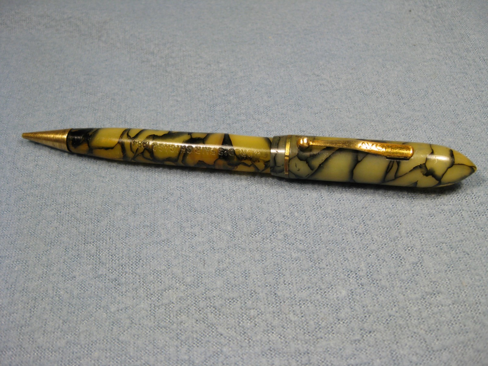 Rare Vintage 1934 Chicago World\'s Fair Avon Fountain Pen / Pencil Gold Plate tip
