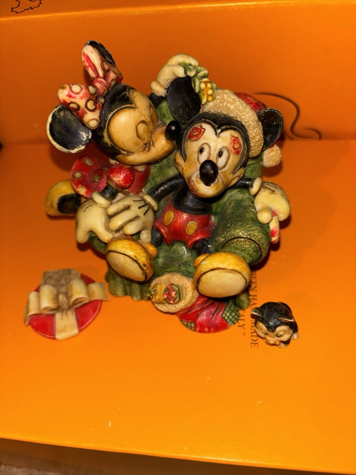 New DISNEY HARMONY KINGDOM MISTLETOE KISS TRINKET BOX Limited Edition 500