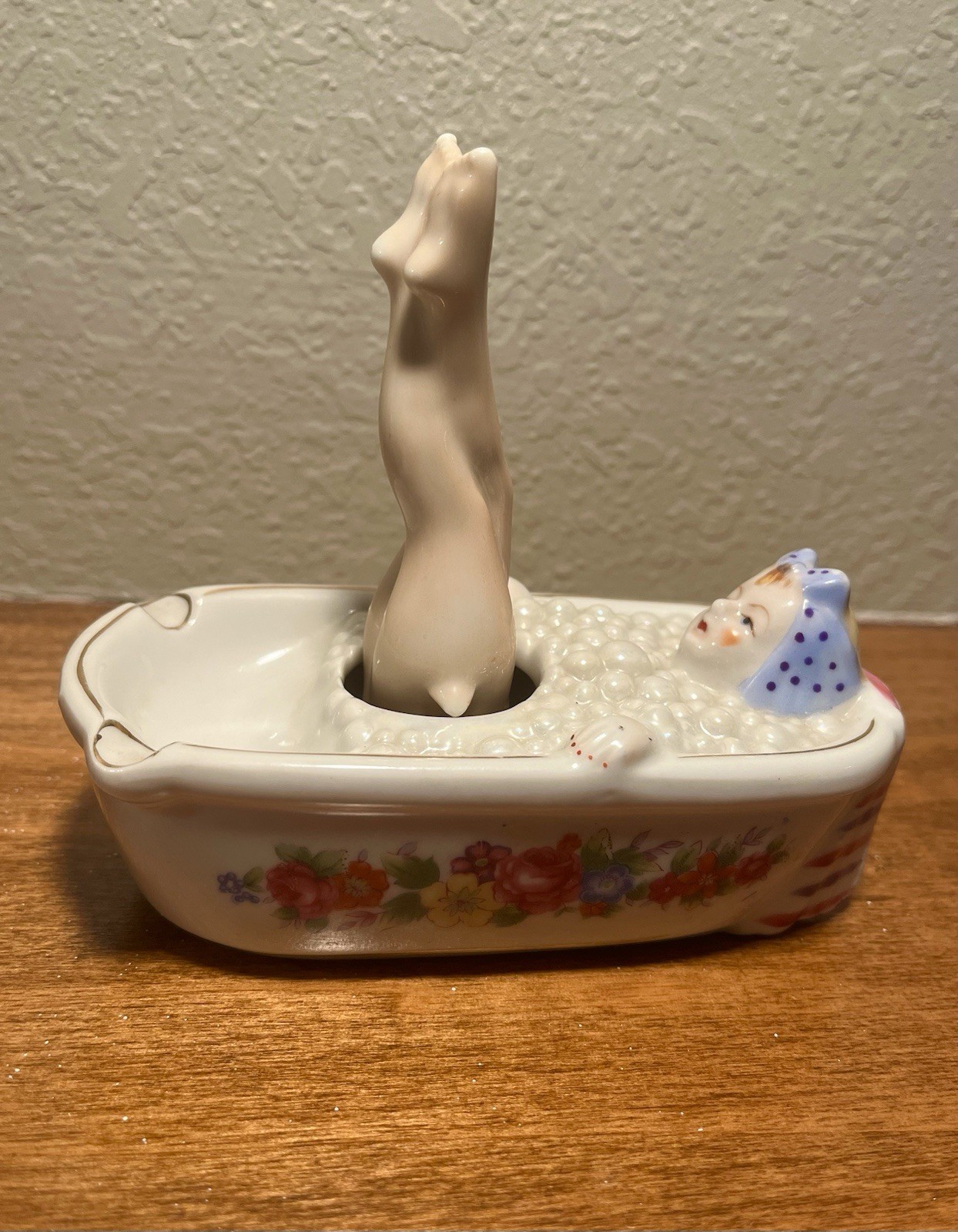 Vintage Naughty Nodder Ash Tray TT Woman Bathing Movable Legs