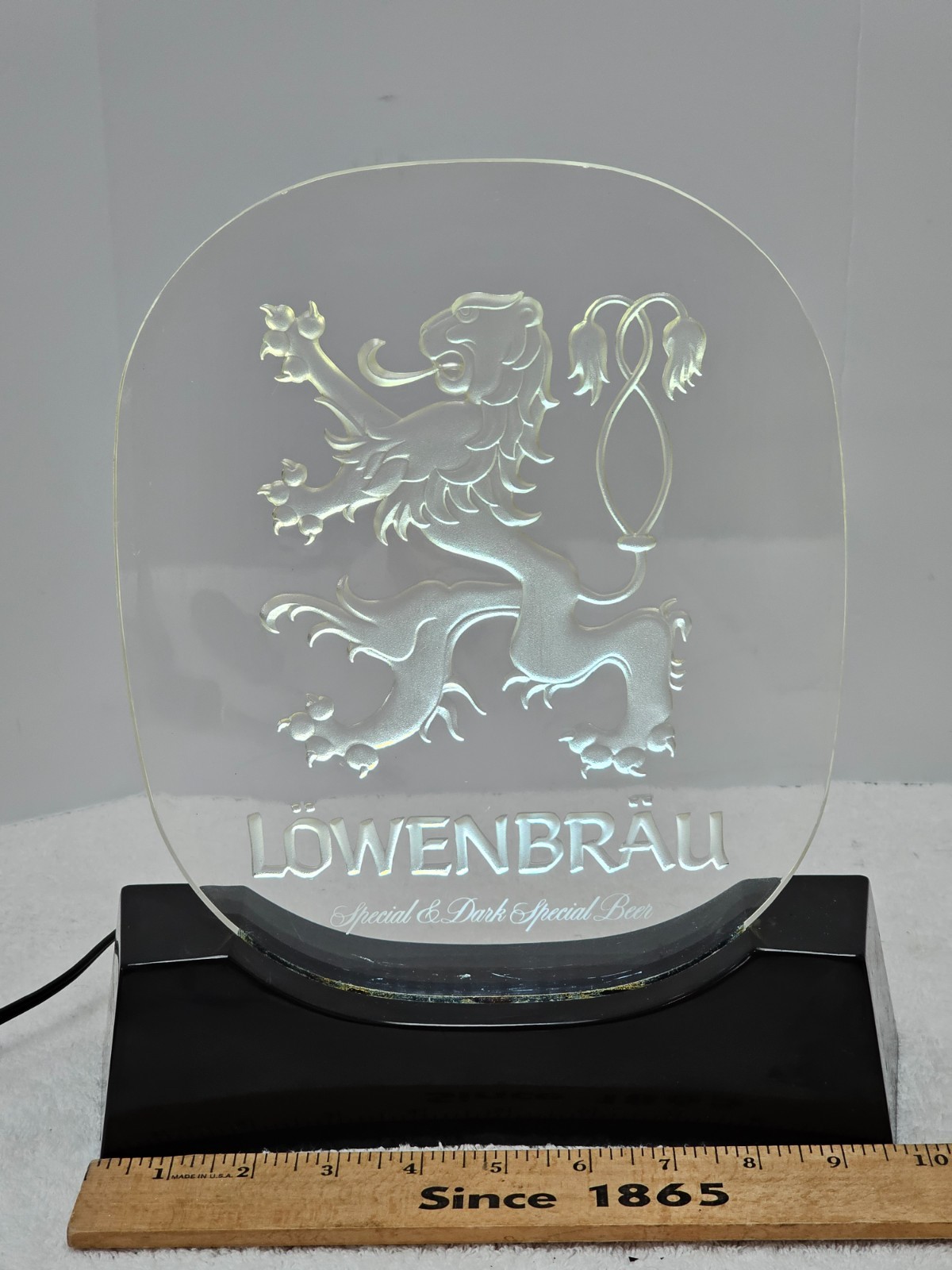 VTG 1979 Lowenbrau Beer Lighted Bar Sign Lion Etched Acrylic Miller Schutz 12\