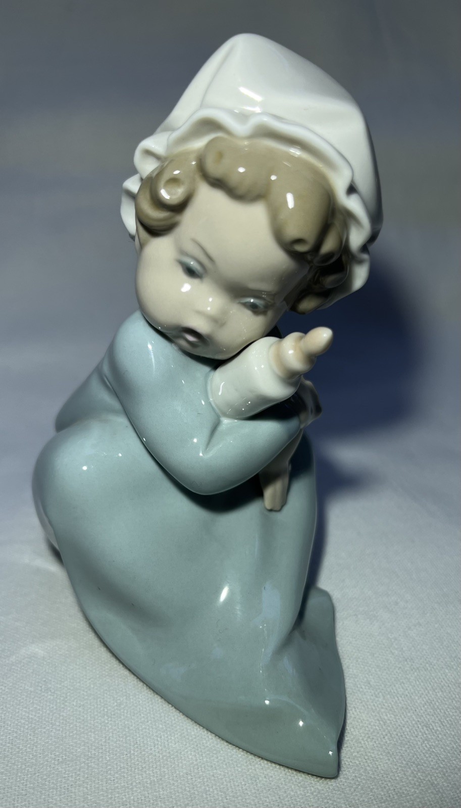 Vintage 1982 LLADRO, Baby Holding Bottle #5103 Retired Figurine, 5” SPAIN