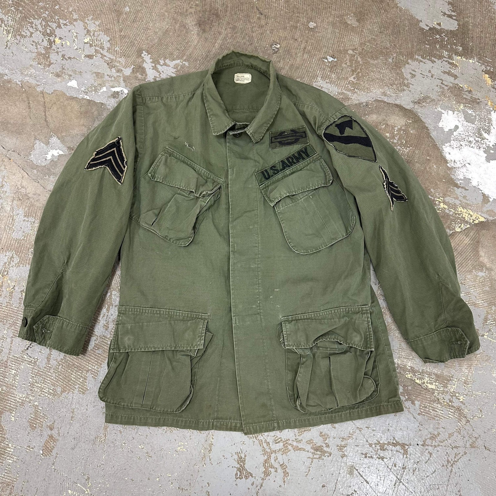 1960’s Vietnam War Patched 1st Cavalry Ripstop Jungle Jacket with CIB Small Shor