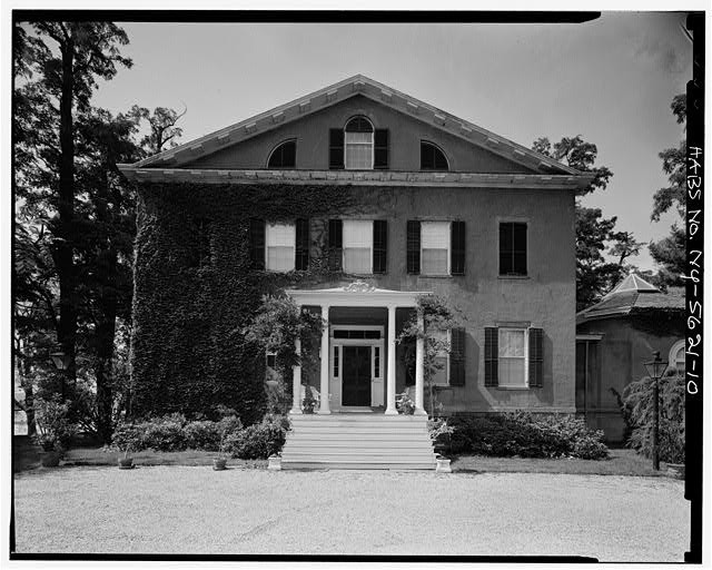 Photo:Edgewater Barrytown NY 1979 East Facade Historic House
