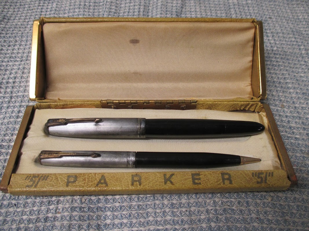 Vintage Parker 51 Satin Silver Black Fountain Pen Mechanical Pencil Set w/ Case