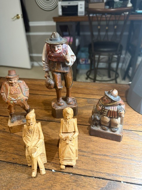 Lot of Vintage Hand Carved Wood Figures (ANRI & St-Jean-Port-Joli) Nice set