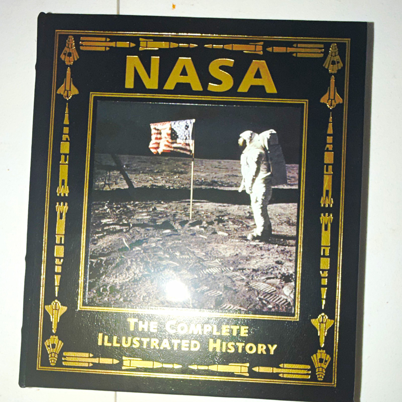 BUZZ ALDRIN APOLLO 11 ASTRONAUT SIGNED AUTO NASA COMPLETE HISTORY LEATHER BOOK