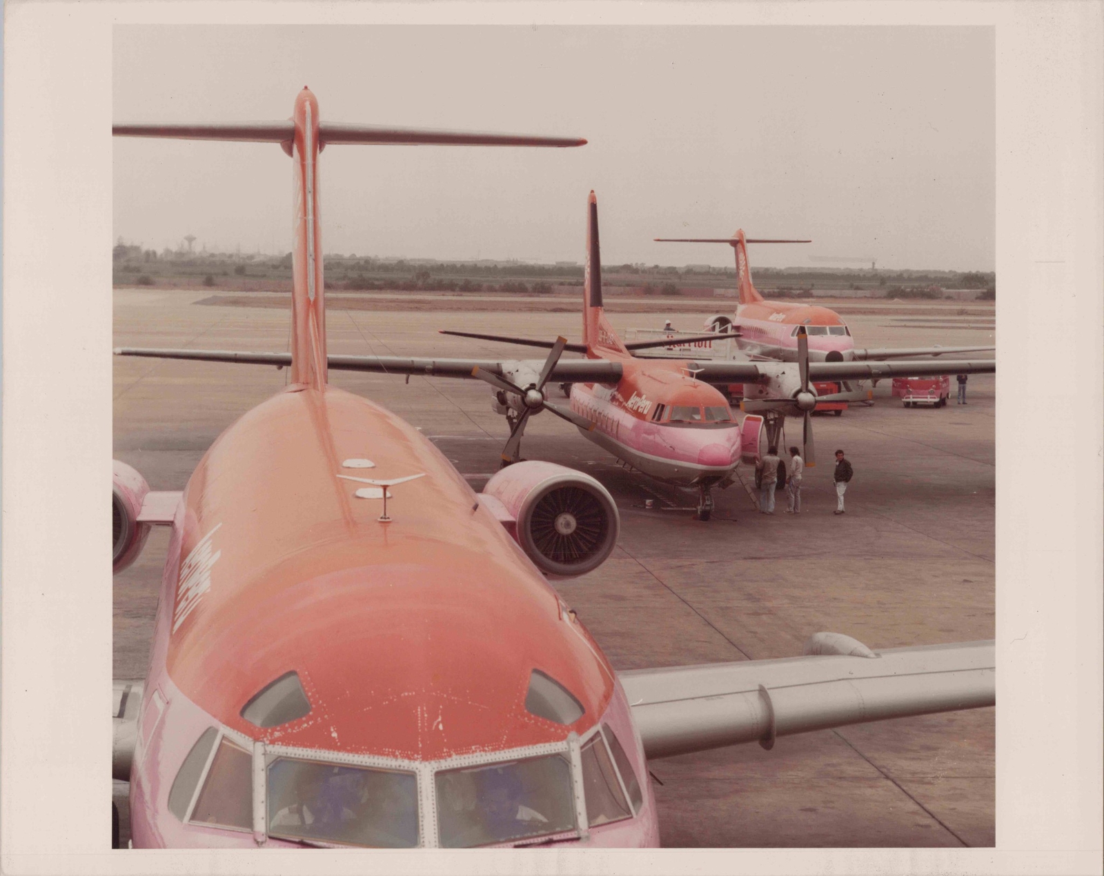 AEROPERU F-28 FOKKER FELLOWSHIP & F-27 FRIENDSHIP LARGE VINTAGE PHOTO AIRLINE