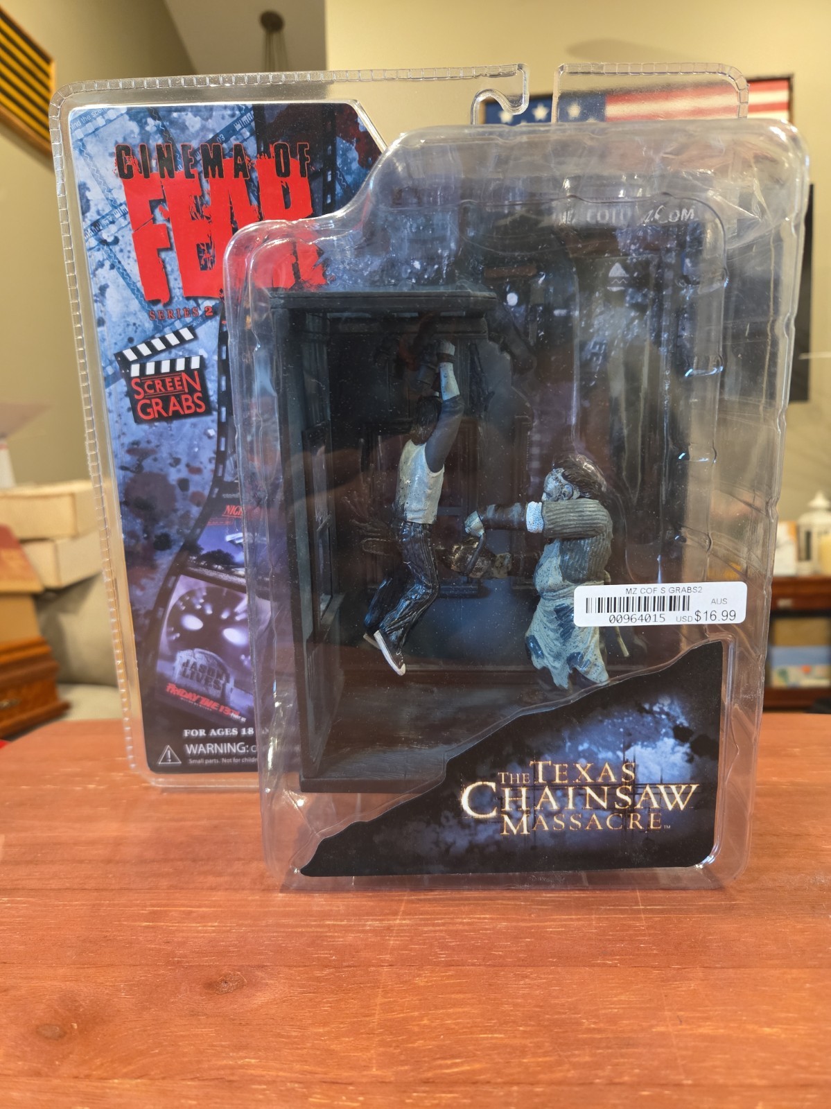 MEZCO Toyz The Texas Chainsaw Massacre Cinema Of Fear Screen Grabs NIB