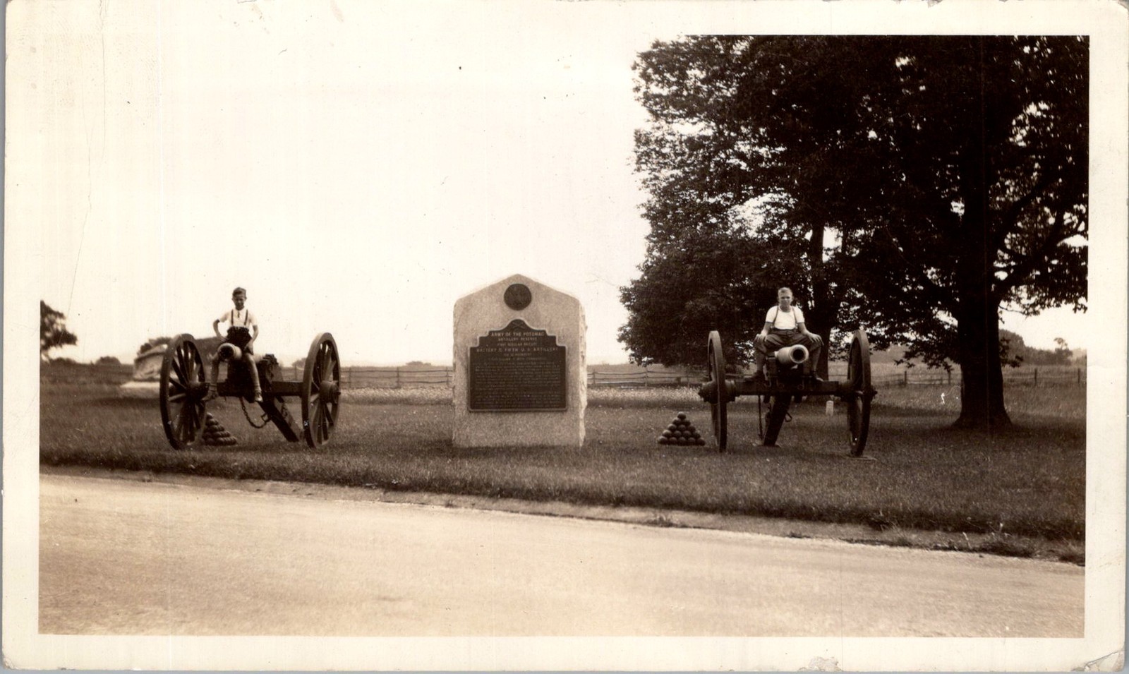 1920s Photograph Gettysburg Battery E Monument Two Men & Cannons
