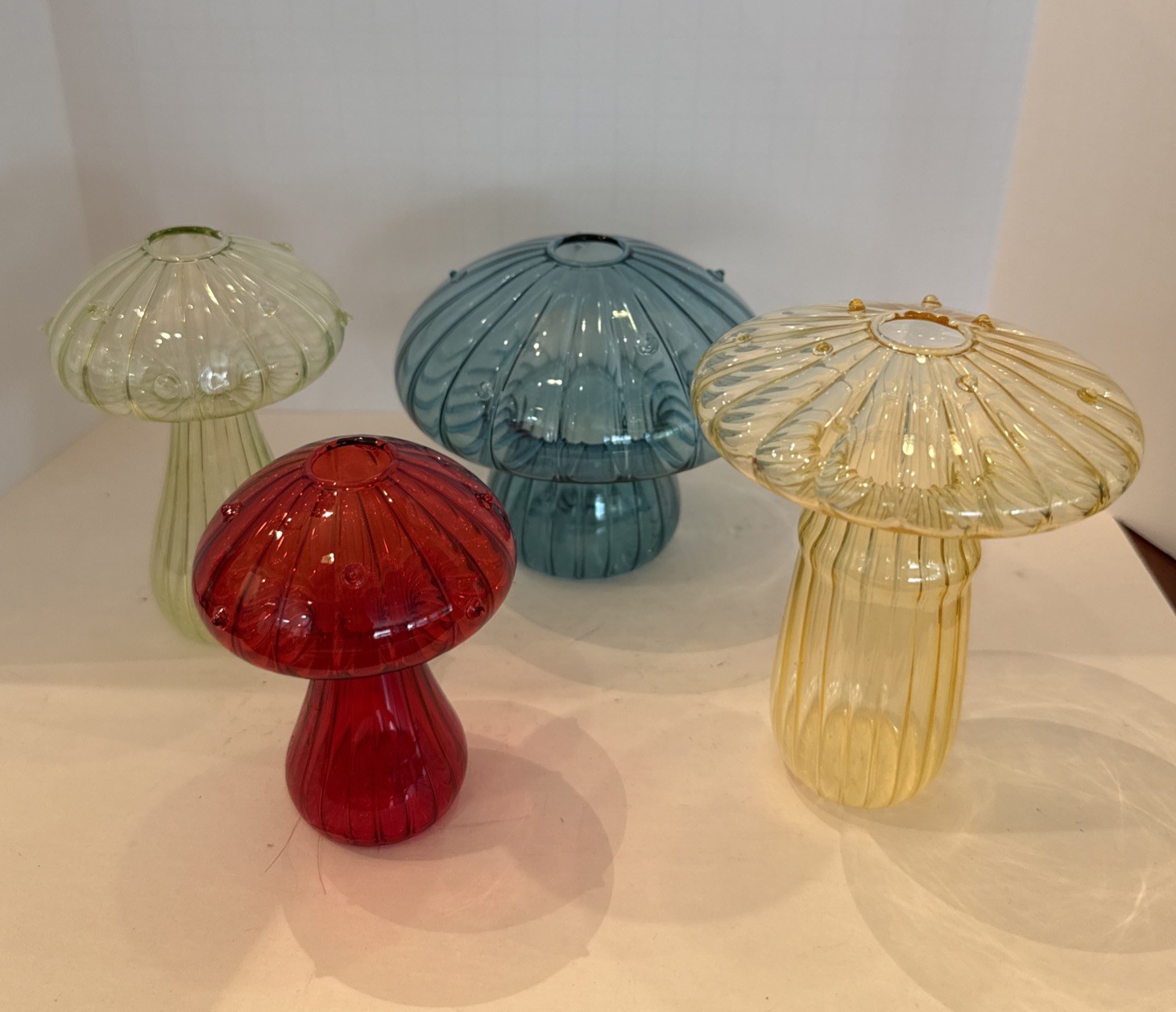 Set 4 Retro Hippy Vibe Glass Mushroom Bud Vase Transparent Rain Drop Table Decor