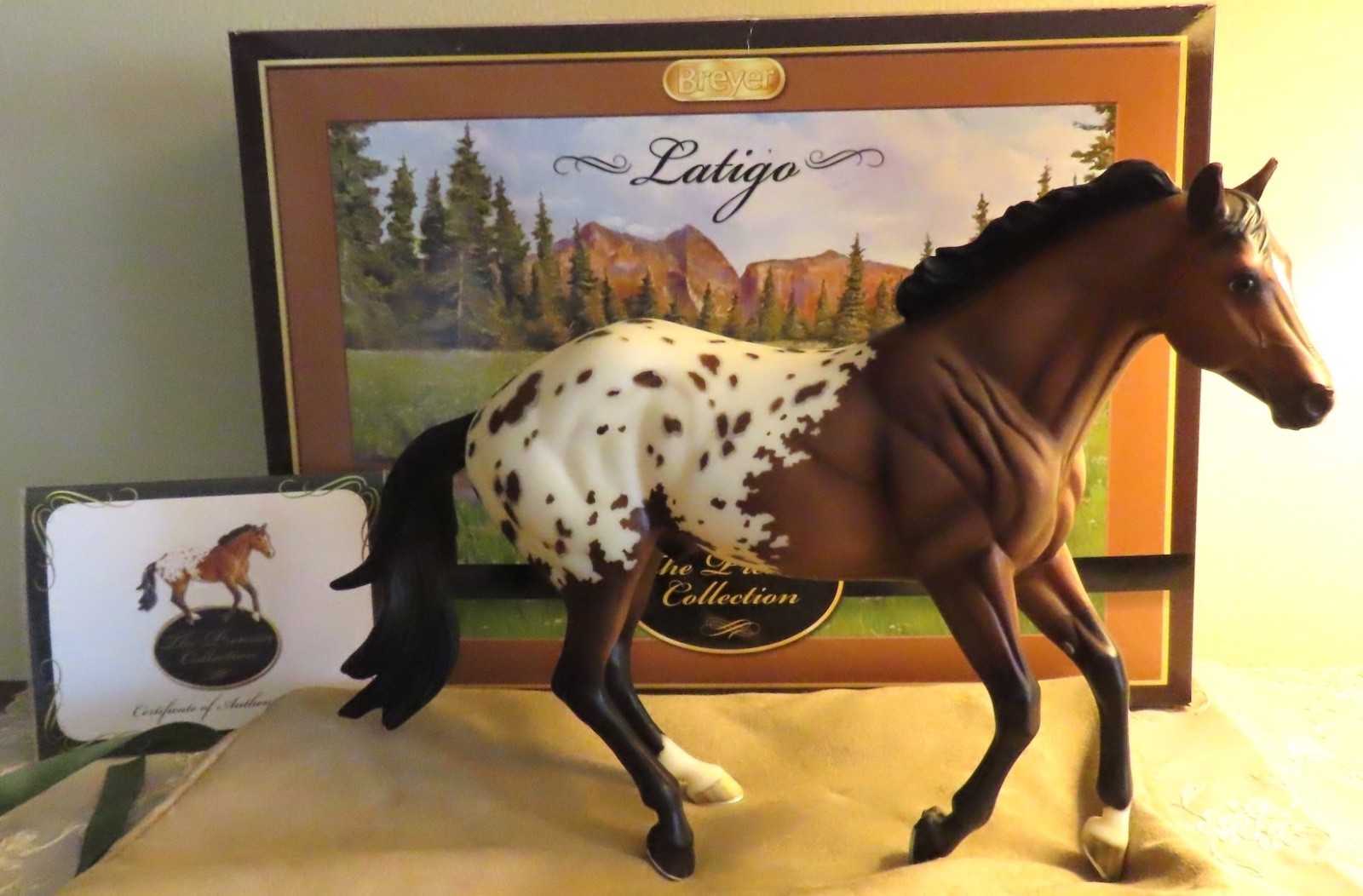Breyer Traditional Latigo 2013 Premier Collection-Loping Quarter Horse