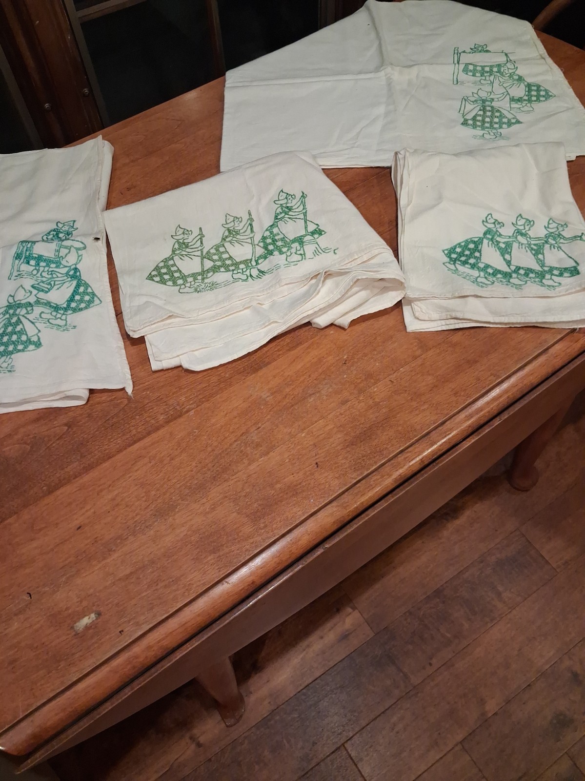 Set Of 4 Vintage Embroidered Cotton Flour Sack Towels Dutch Design