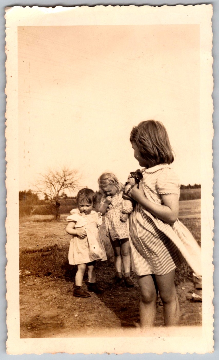 Vtg B&W Snapshot Three Young Girls Striped Dress Country Field 1940s