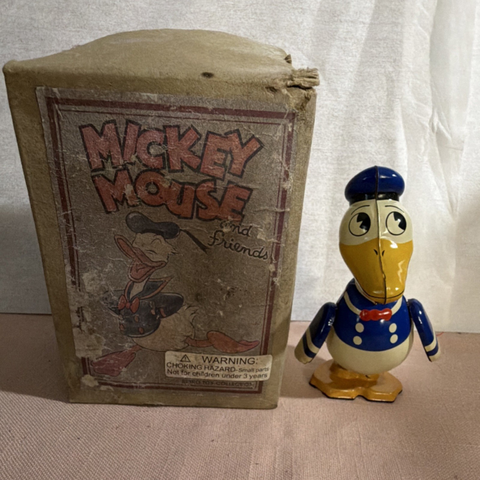 Schylling Disney Donald Duck Tin Wind-Up Toy w/ Key & Box