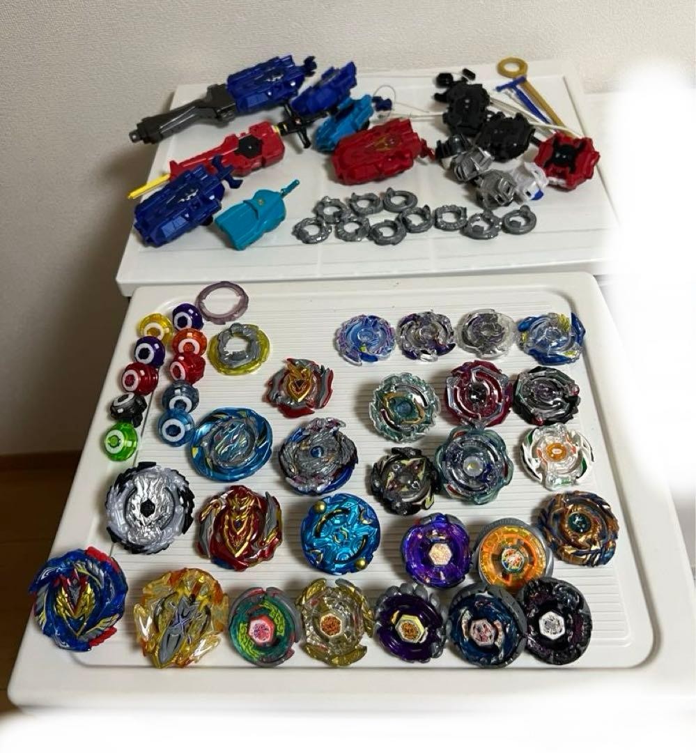 Takara Tomy Beyblade Metal Fight Spinning Top Parts Lot Launchers Takara Tomy Beyblade Metal Fight Spinning Top Parts Lot Launchers