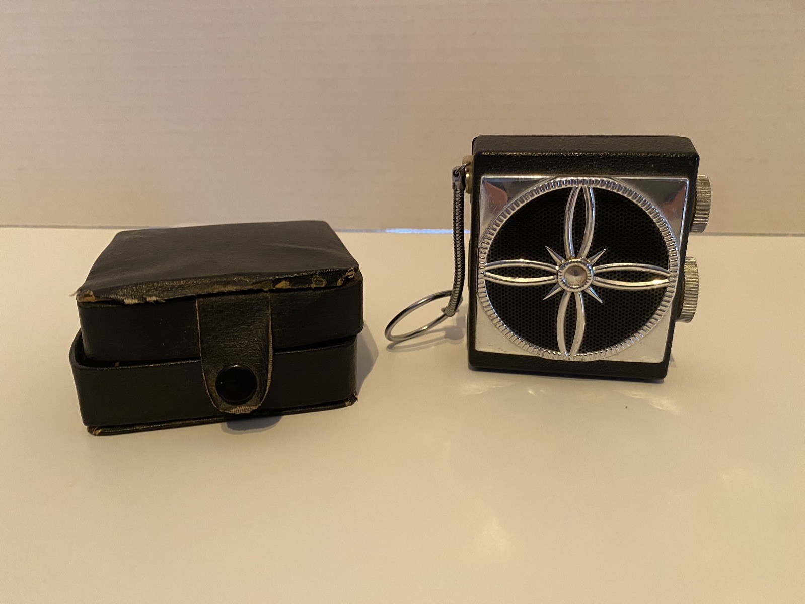 Ross Seven Transistor Radio Model RE-714 w/ Black Case tested & working vintage 