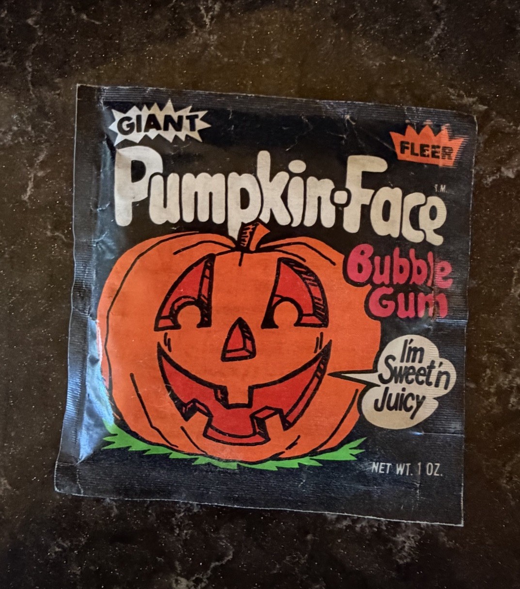 Vintage 1970's FLEER Giant PUMPKIN-FACE Bubble Gum - Halloween Candy - UNOPENED