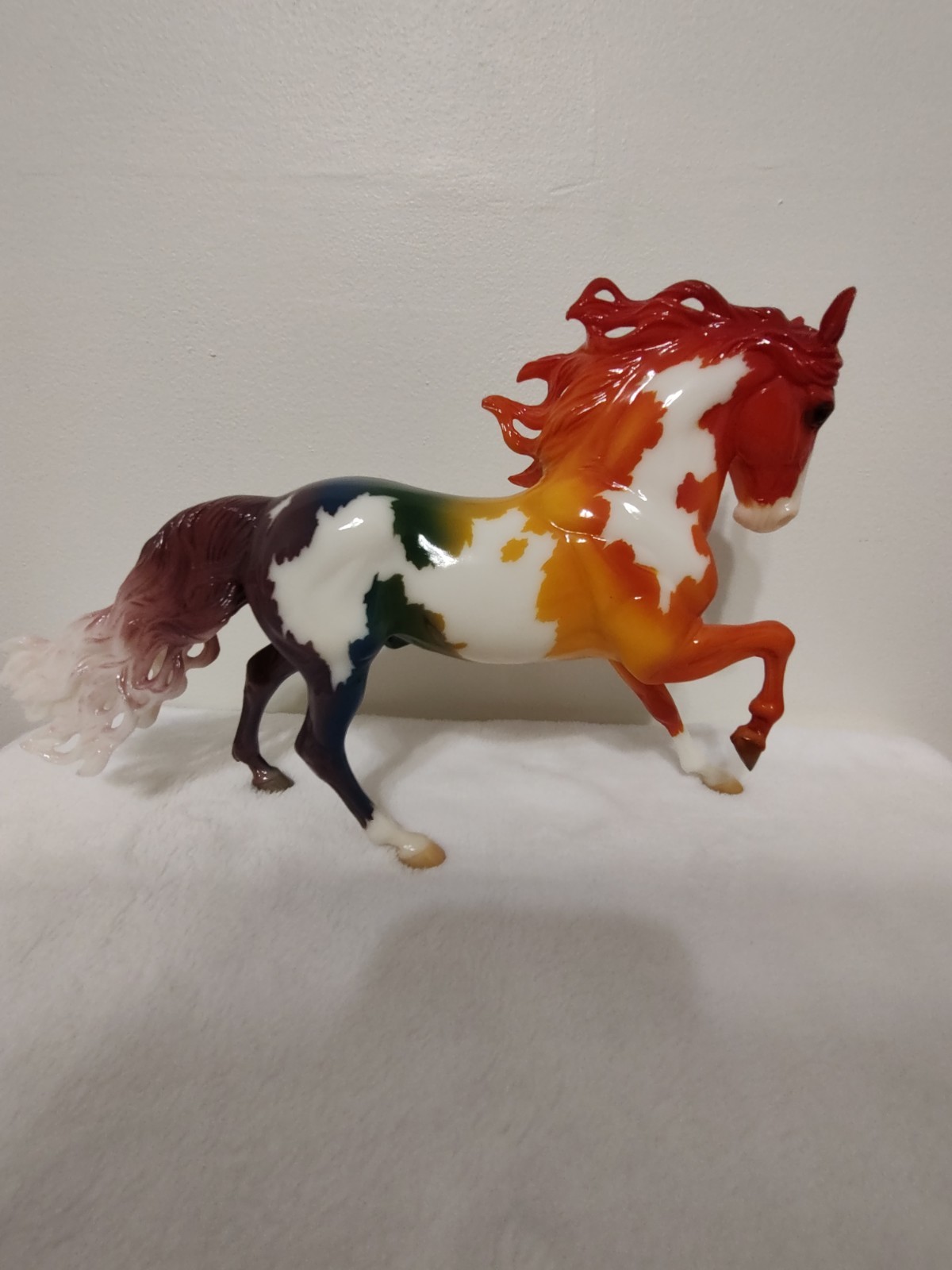 Breyer 2018 Limited Edition Glossy Rainbow Decorator ( Prism )