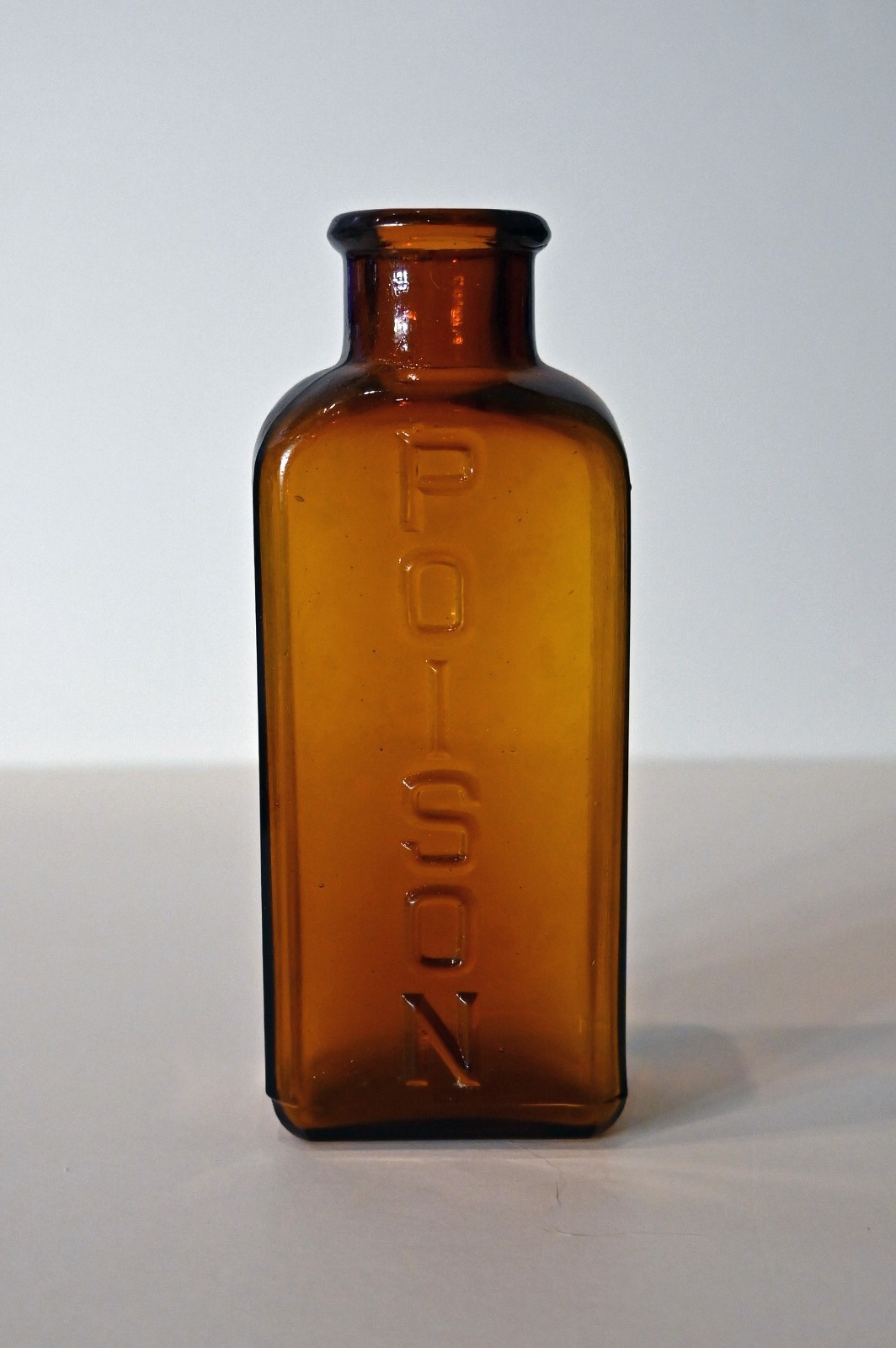 VERY RARE AMBER POISON BOTTLE (KR-50)