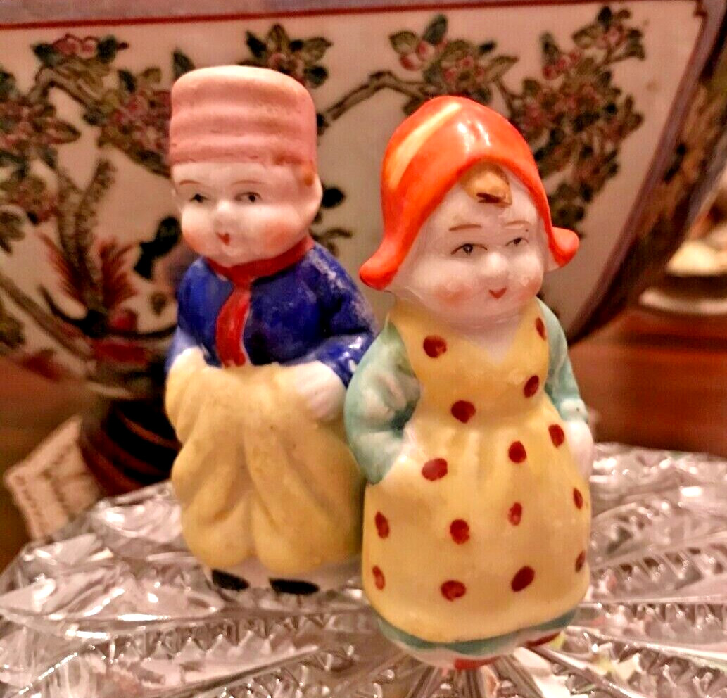 Vintage Dutch Boy & Girl Salt/Pepper Shakers Marked Japan 3-1/2\