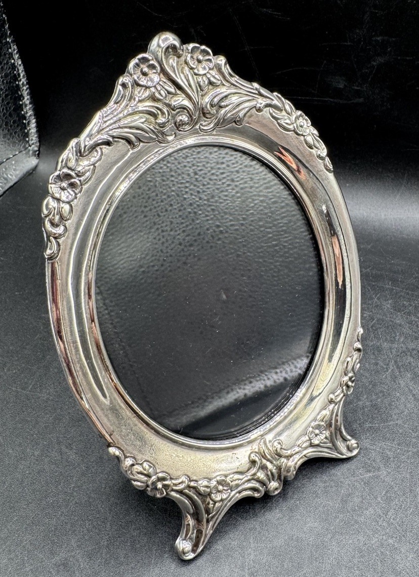 Sheffield Silver Plate Ornate Floral Embossed Oval Tabletop Picture Frame 6” T