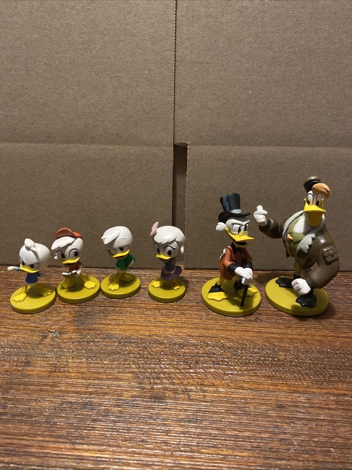 Disney Store Duck tales 2018 6 Pc Figurine Set Scrooge, Huey, Dewey, Louie,