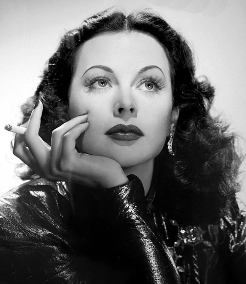 Hedy Lamarr With a Cigarette In Her Hands 4x6 Picture Celebrity Print
