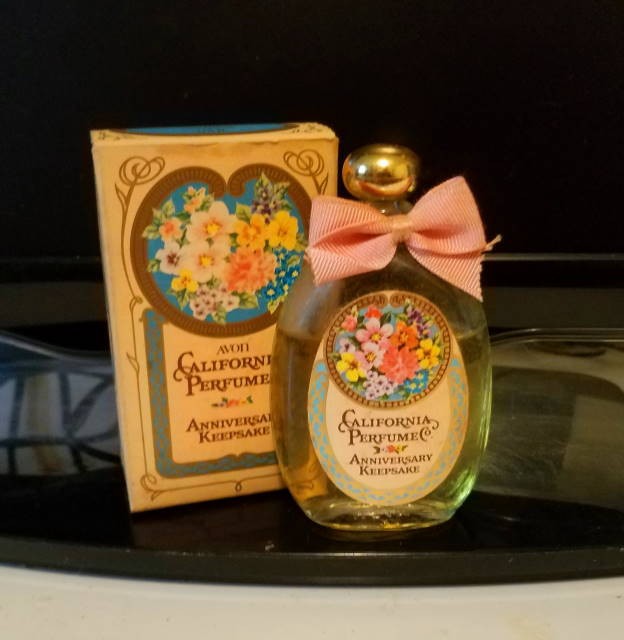 Vtg Avon California Perfume Anniversary Keepsake Charisma Cologne bottle in box