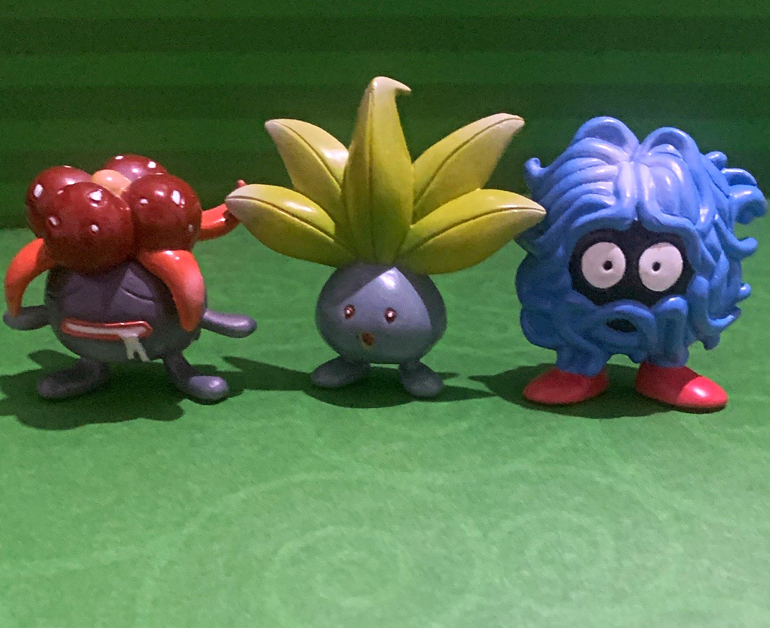 TOMY Pokémon Plastic Figurine Lot of 3 Vileplume Gloom Tangela, Anime & Manga