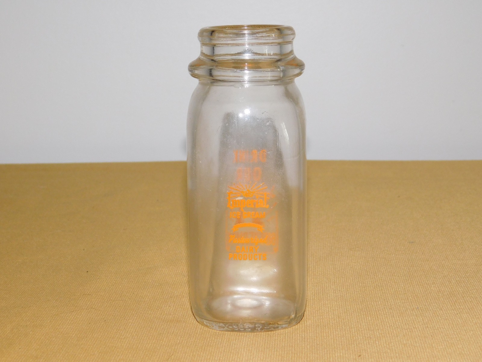 VINTAGE 1951 IMPERIAL ICE CREAM BUTTERMILK  1/2  PINT MILK BOTTLE