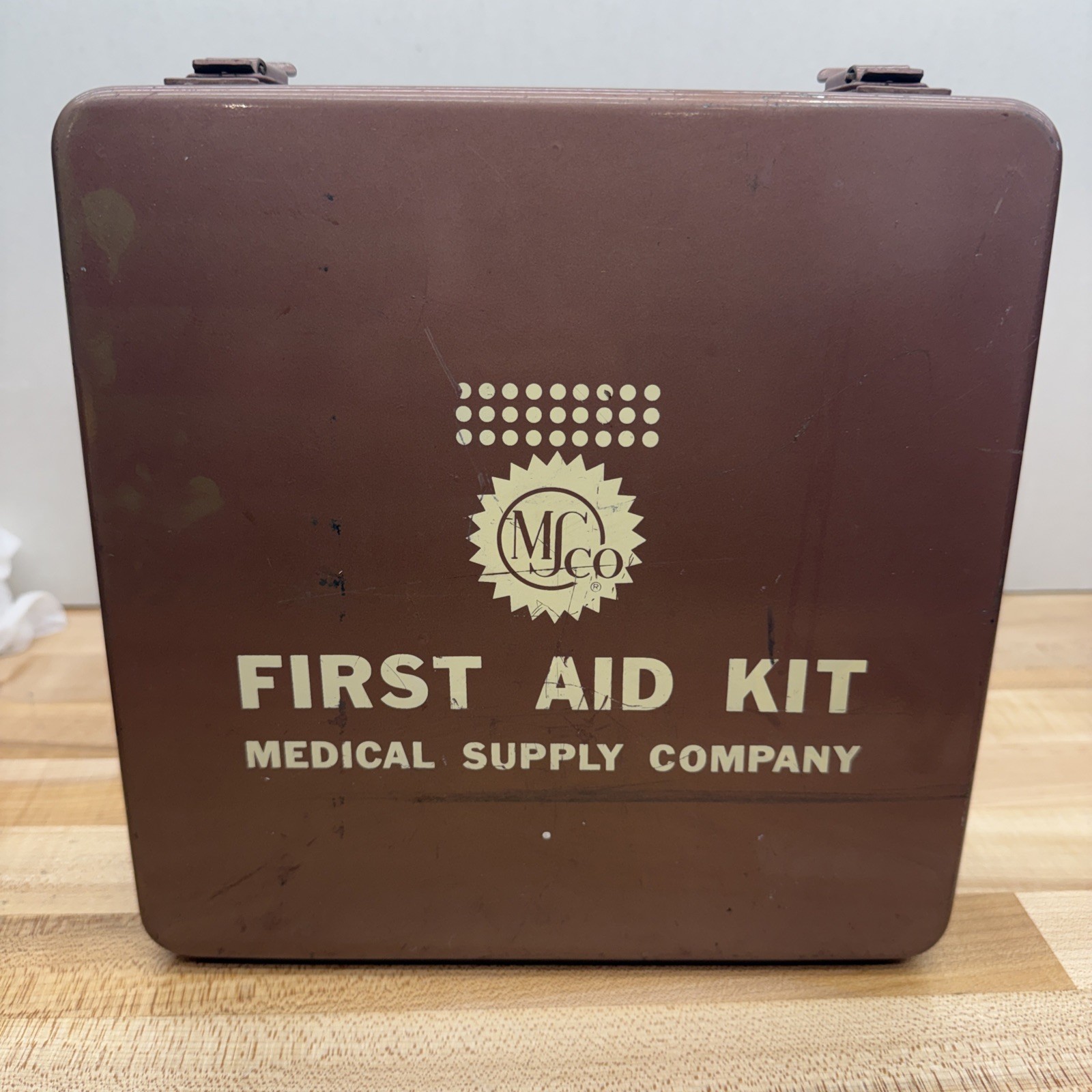 VINTAGE MFco First AID Medical Supply Kit Mountable RARE Medical Supply Company