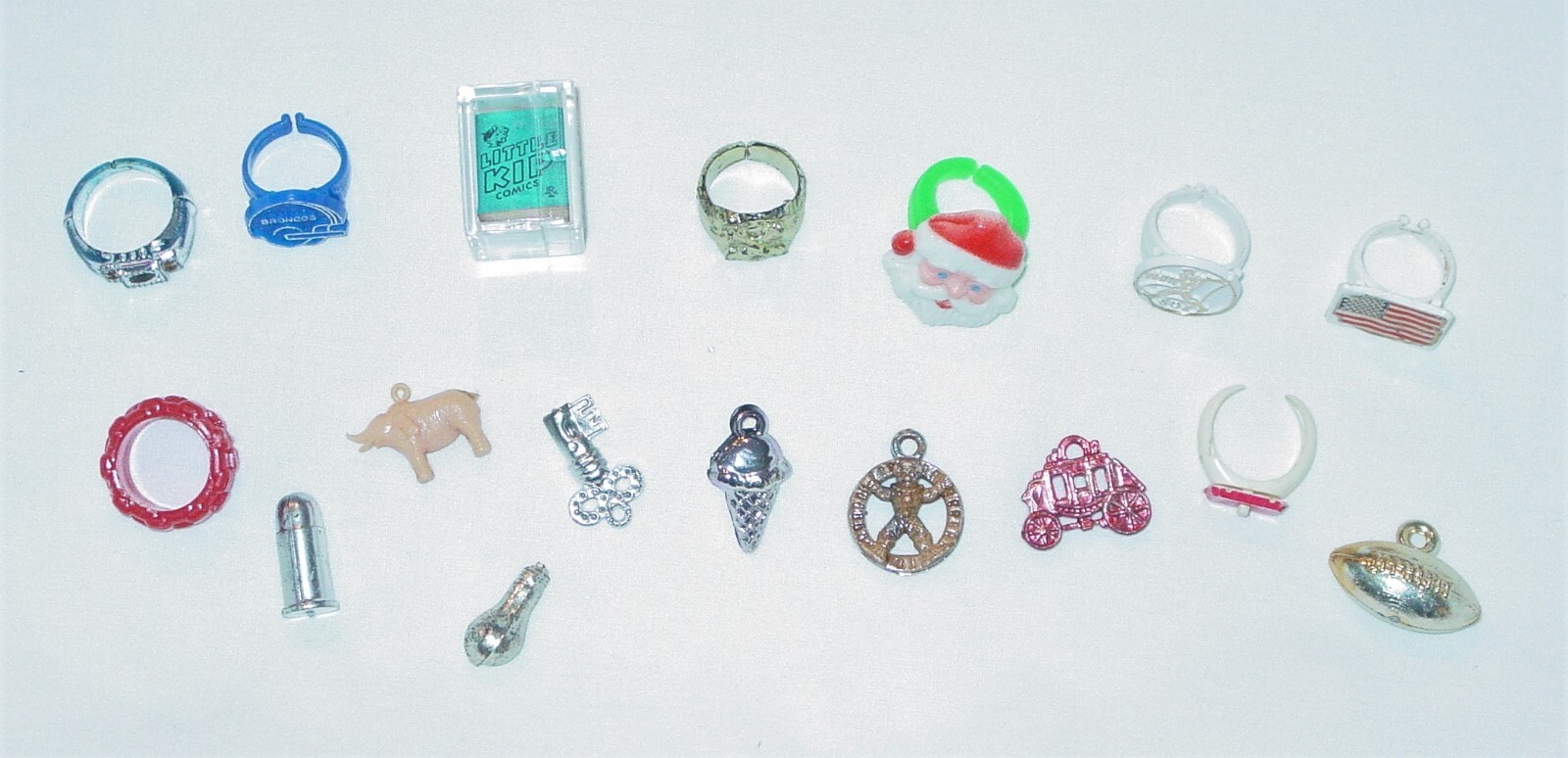 17 VINTAGE BUBBLE GUM MACHINE / CRACKER JACK PRIZES / TOYS - 1970\'s & OLDER