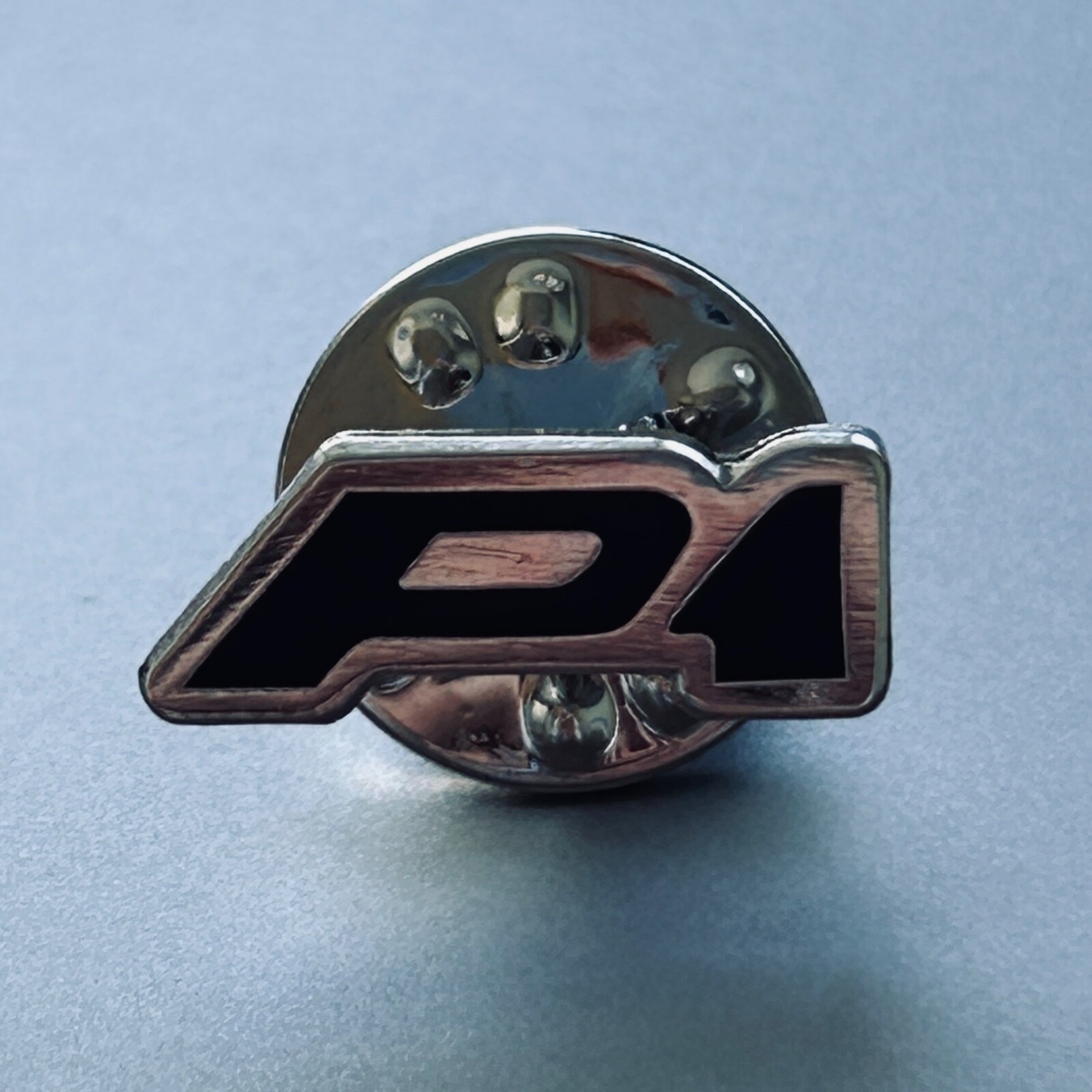 McLAREN P1 ORIGINAL LAPEL PIN BADGE RARE 2013 BRAND NEW IN PACKET