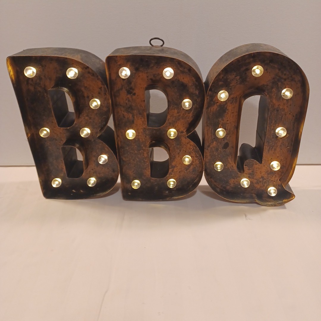 Rare Vintage BBQ Metal Sign -w/bulbs WORKS \'2\' AA 17\