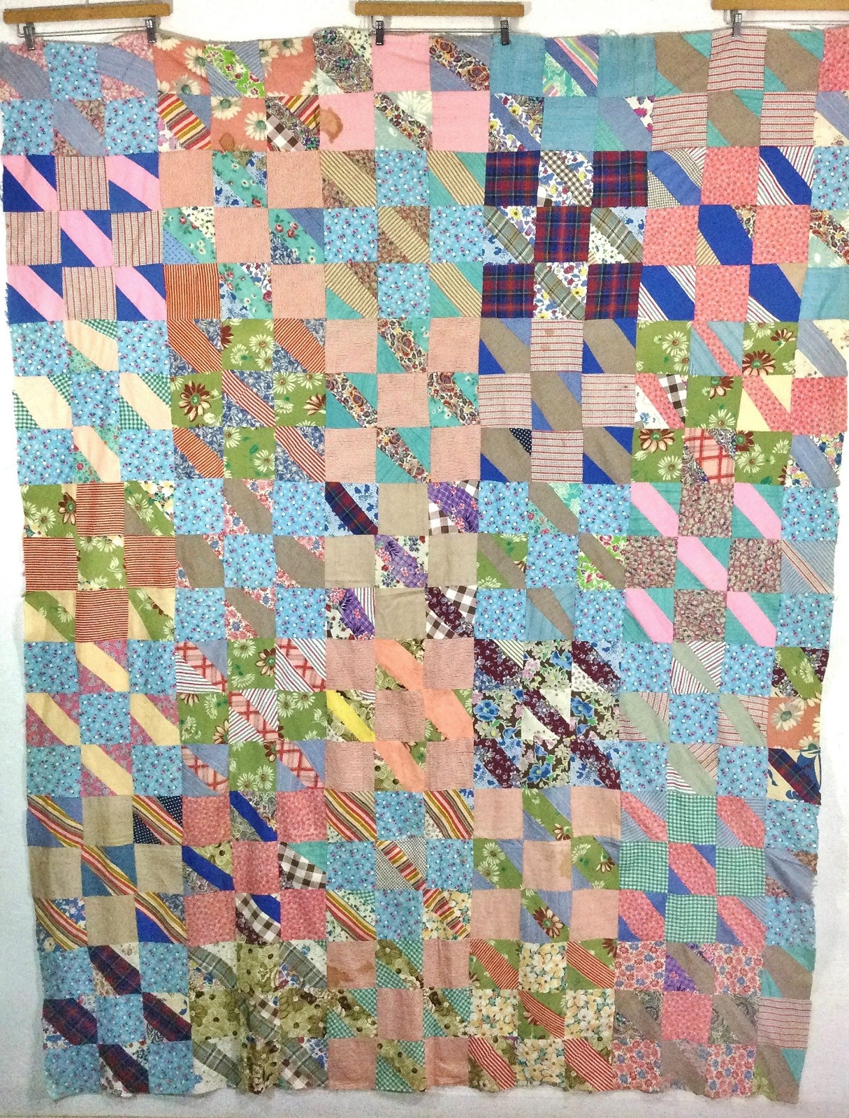 vtg 40S 50S SCRAPPY NINE 9 PATCH HAND PIECED PATCHWORK FEEDSACK FABRIC QUILT TOP