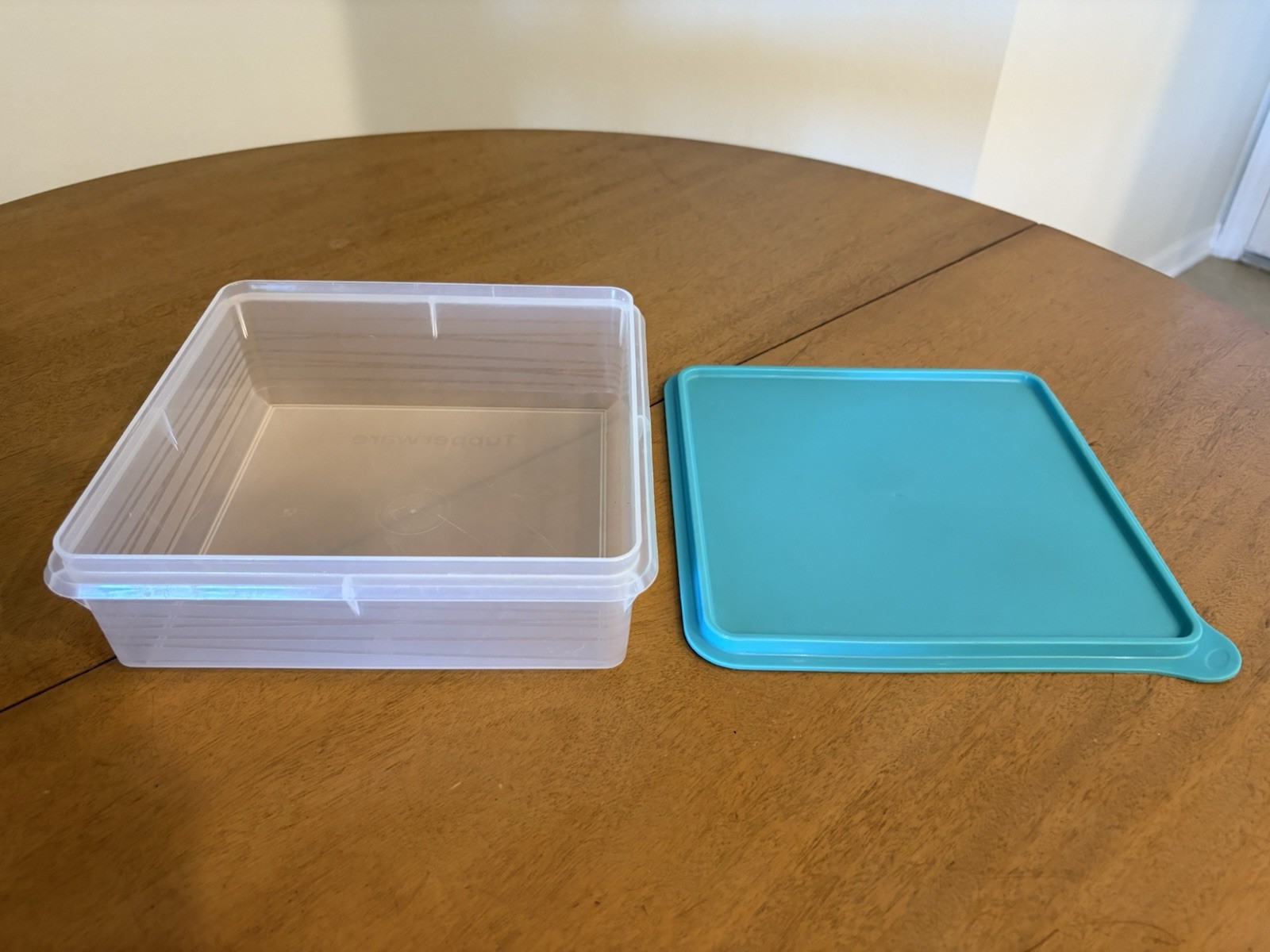 Tupperware Snack Storage Keeper Square Container 5352B  w/ Turquoise Seal Lid