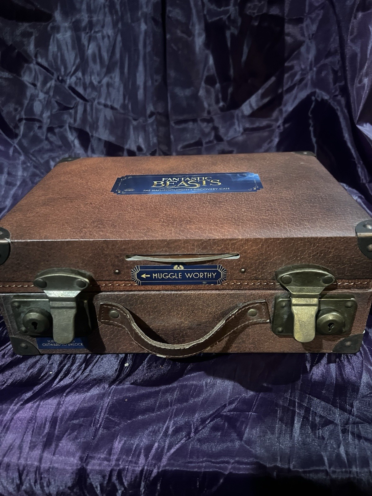 Fantastic Beasts Newt Scamander Case Magizoologist Replica W Sound