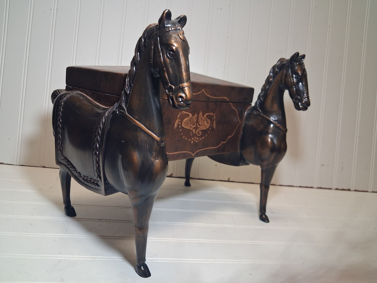 RARE VINTAGE HILDA FLACK HORSE CHEST BOX SWAN EQUESTRIAN BAROQUE DECOR Mint 11lb