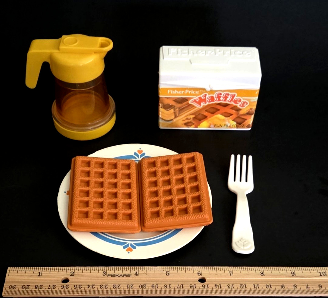 Vintage Fisher Price Pretend Play Kitchen Food ~ 2 Waffles & Syrup Bottle