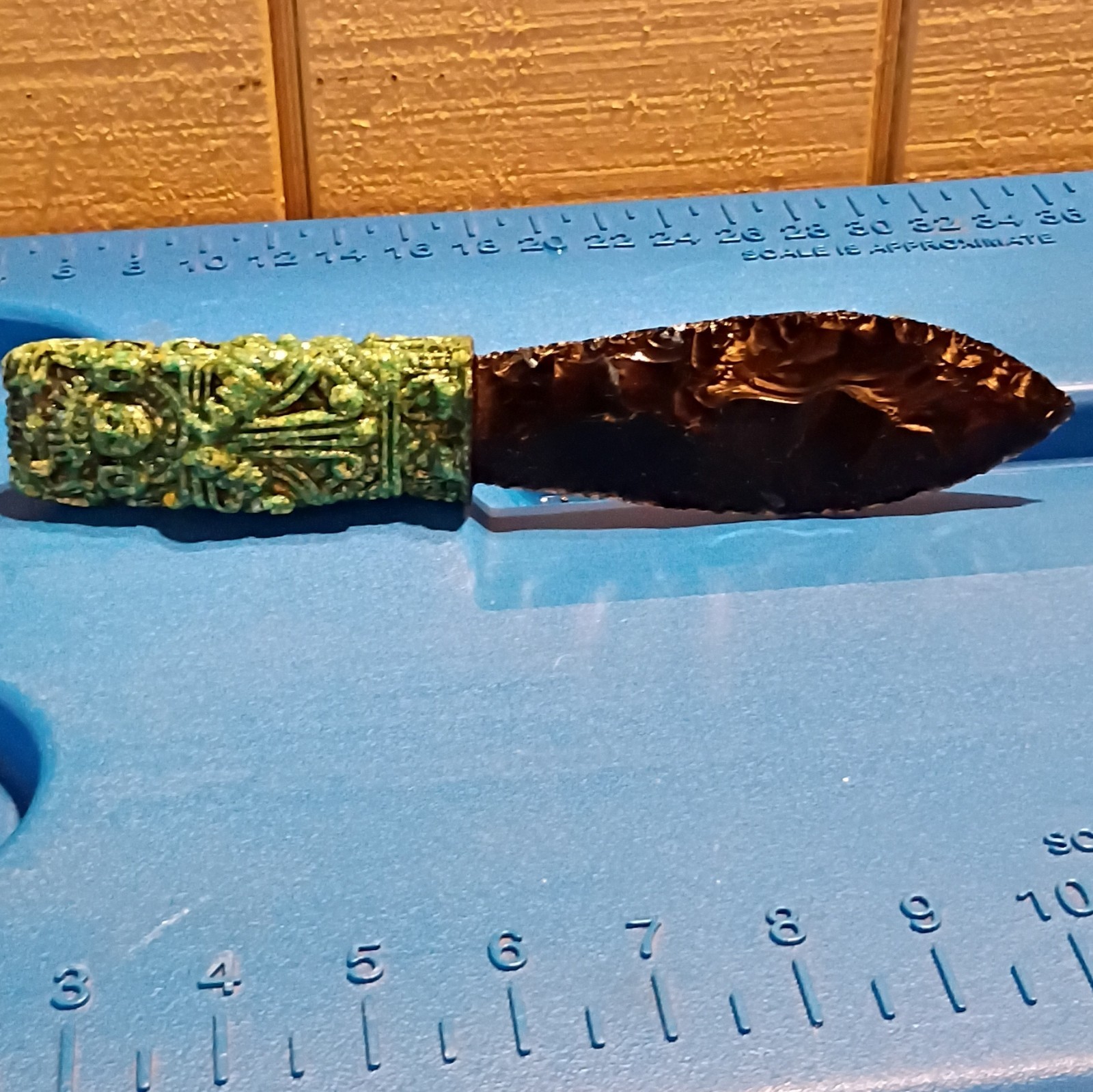 Aztec Obsidian Flint-Knapped Knife, Green Figural Stone Handle 10